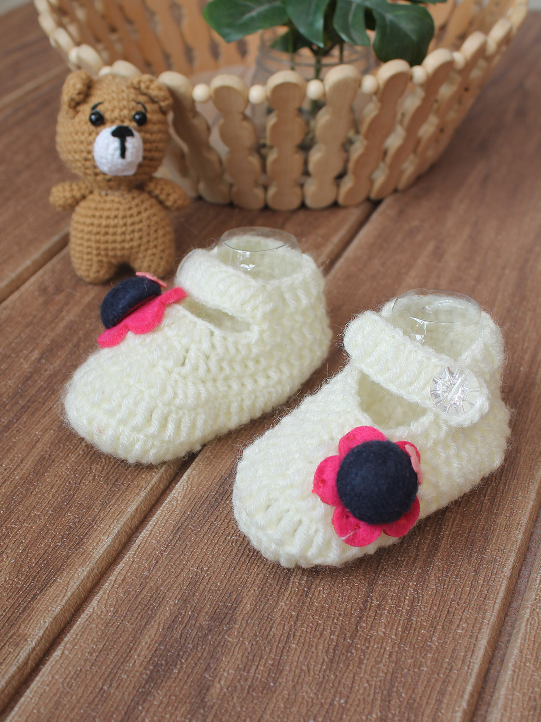 Woonie Handmade Floral Booties - Cream