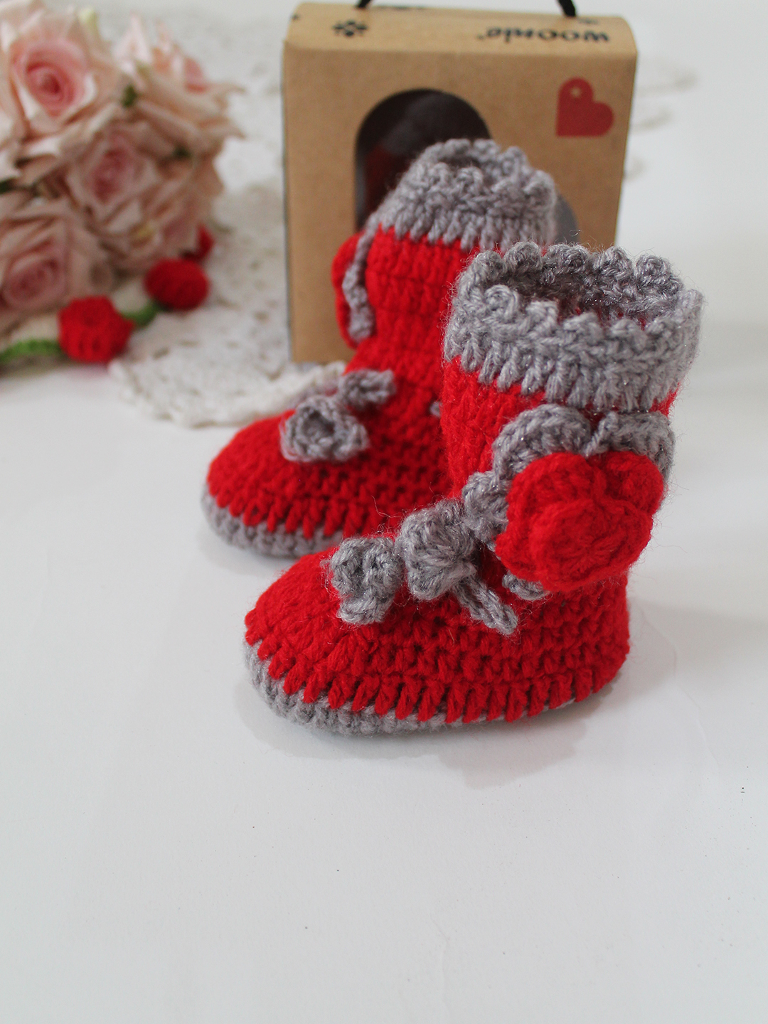 Woonie Handmade Crochet Floral Applique Detailed Booties - Red
