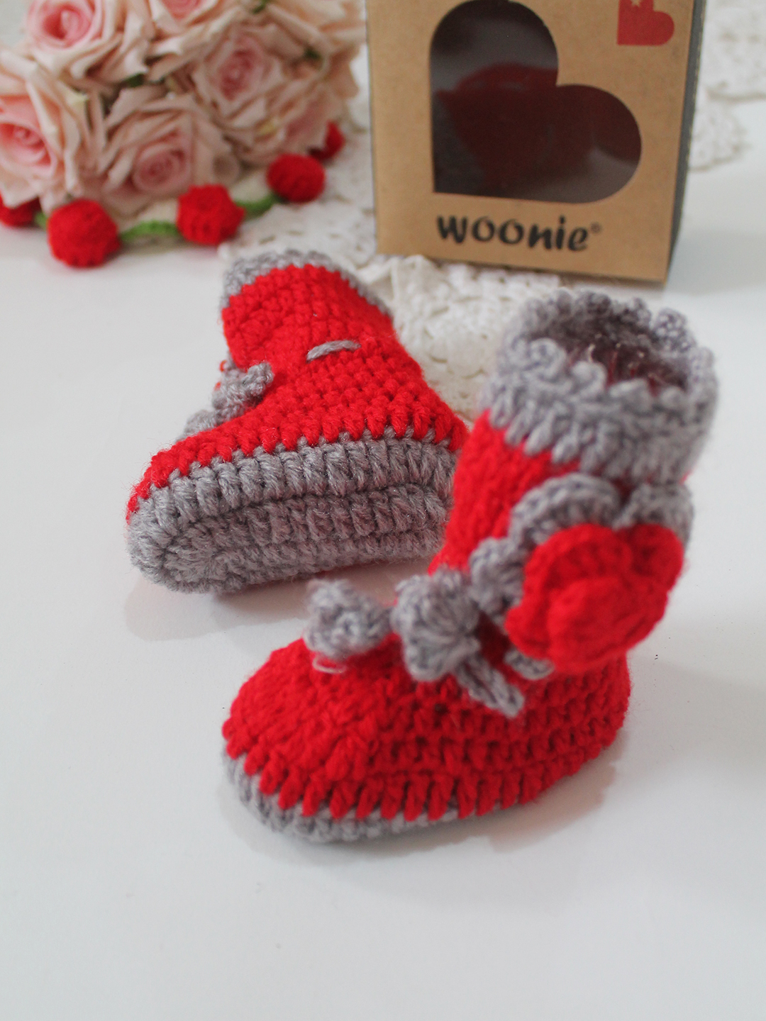 Woonie Handmade Crochet Floral Applique Detailed Booties - Red