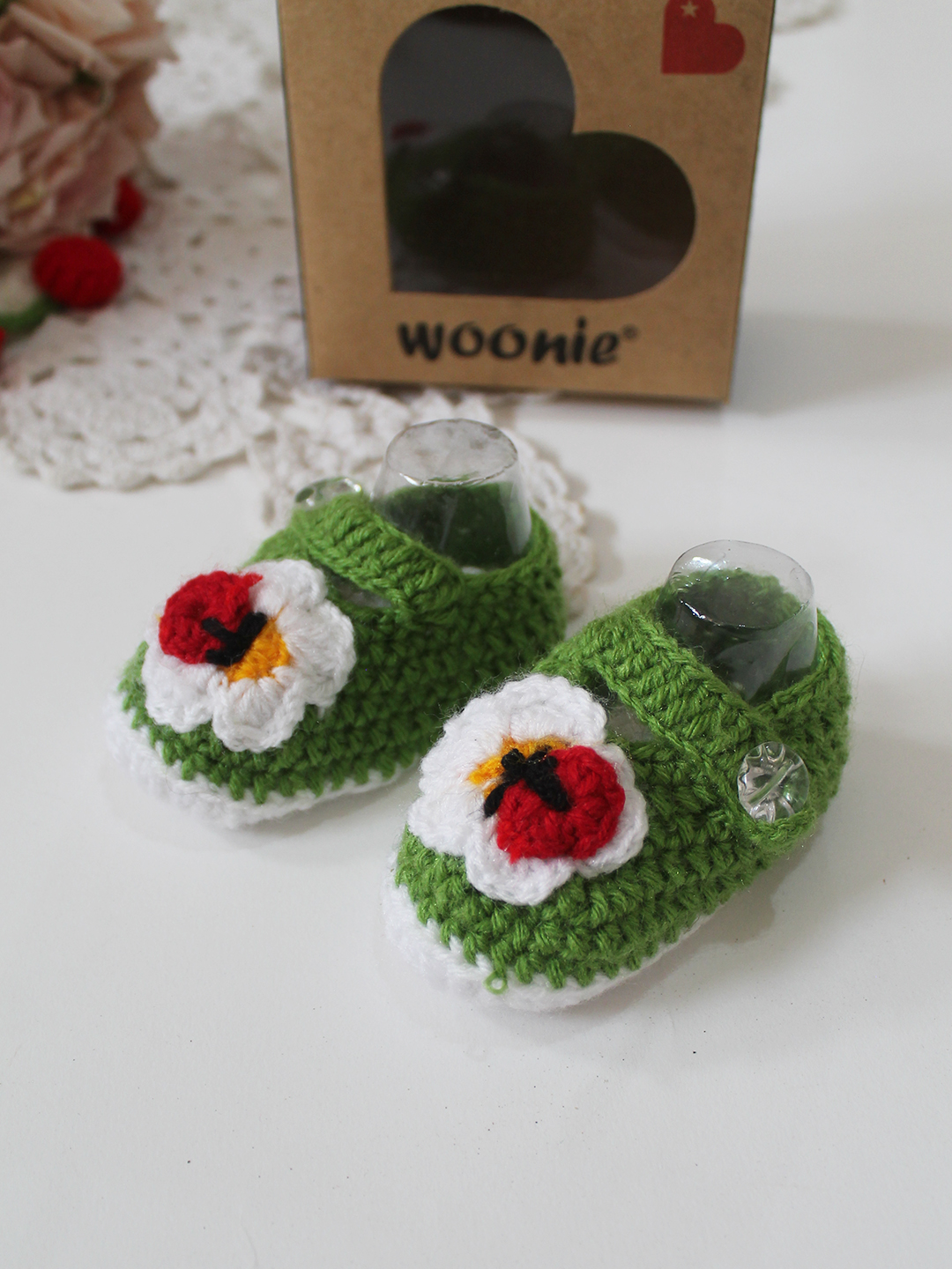 Woonie Handmade Crochet Floral Applique Detailed Booties - Green