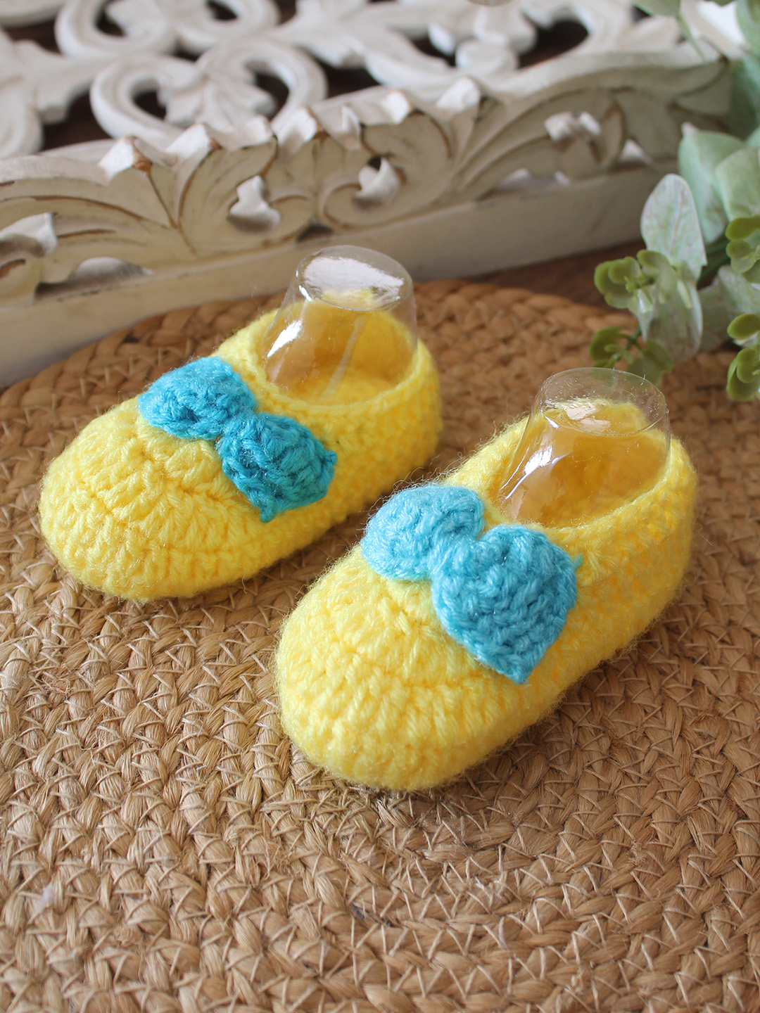 Woonie Crochet Bow Detailed Booties - Yellow