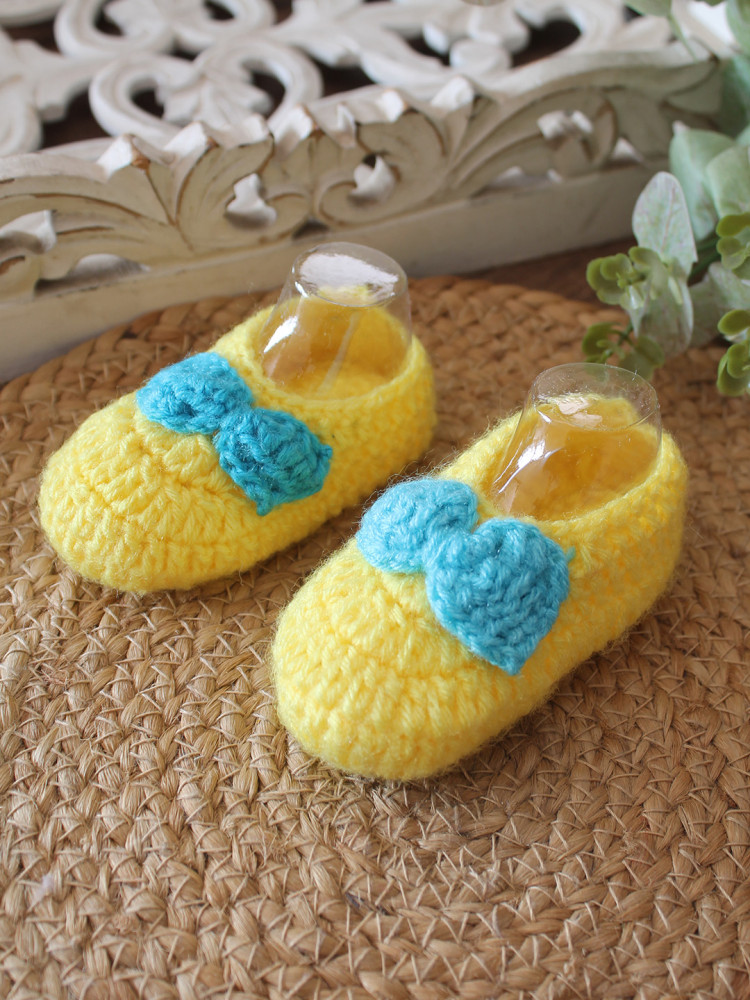 Image of Woonie Crochet Bow Detailed Booties - Yellow