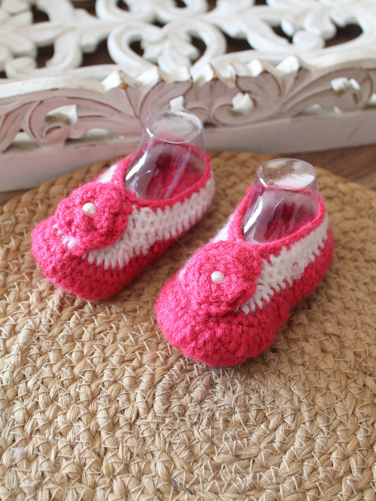 Image of Woonie Crochet Floral Applique Booties - Pink