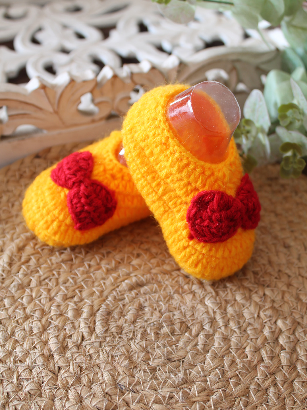 Woonie Crochet Bow Detailed Booties - Yellow