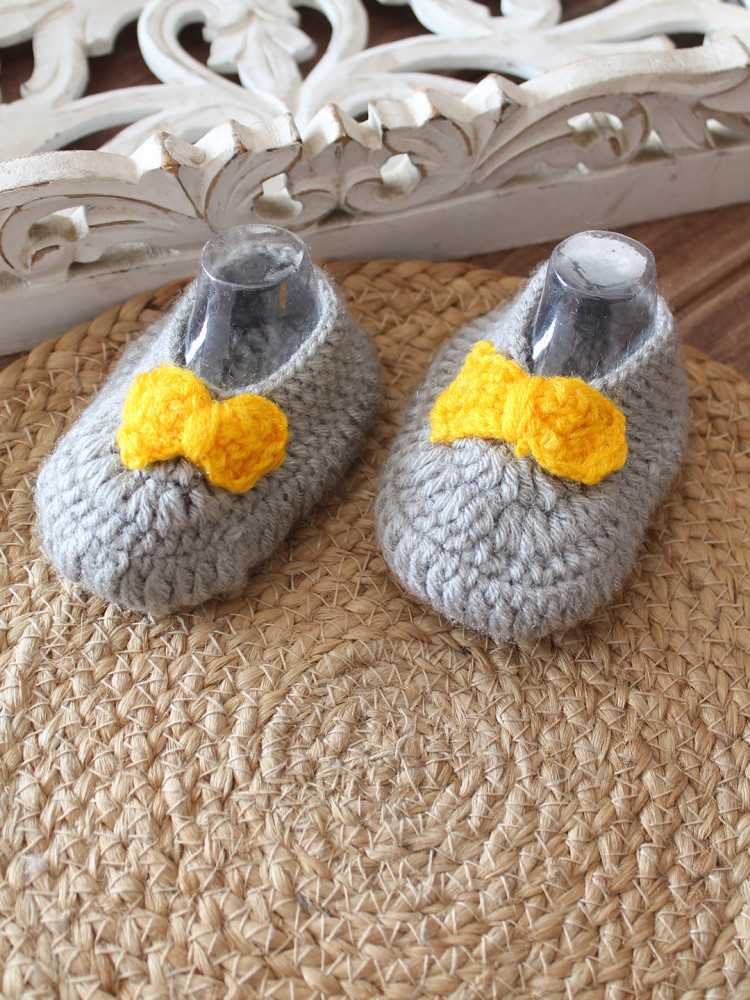 Image of Woonie Crochet Bow Detailed Booties - Light Grey