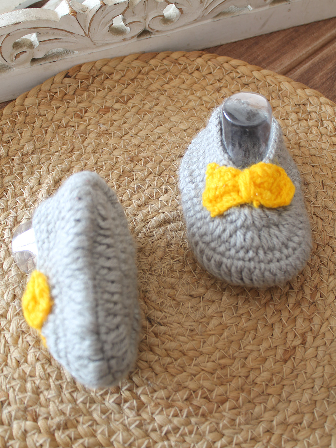 Woonie Crochet Bow Detailed Booties - Light Grey