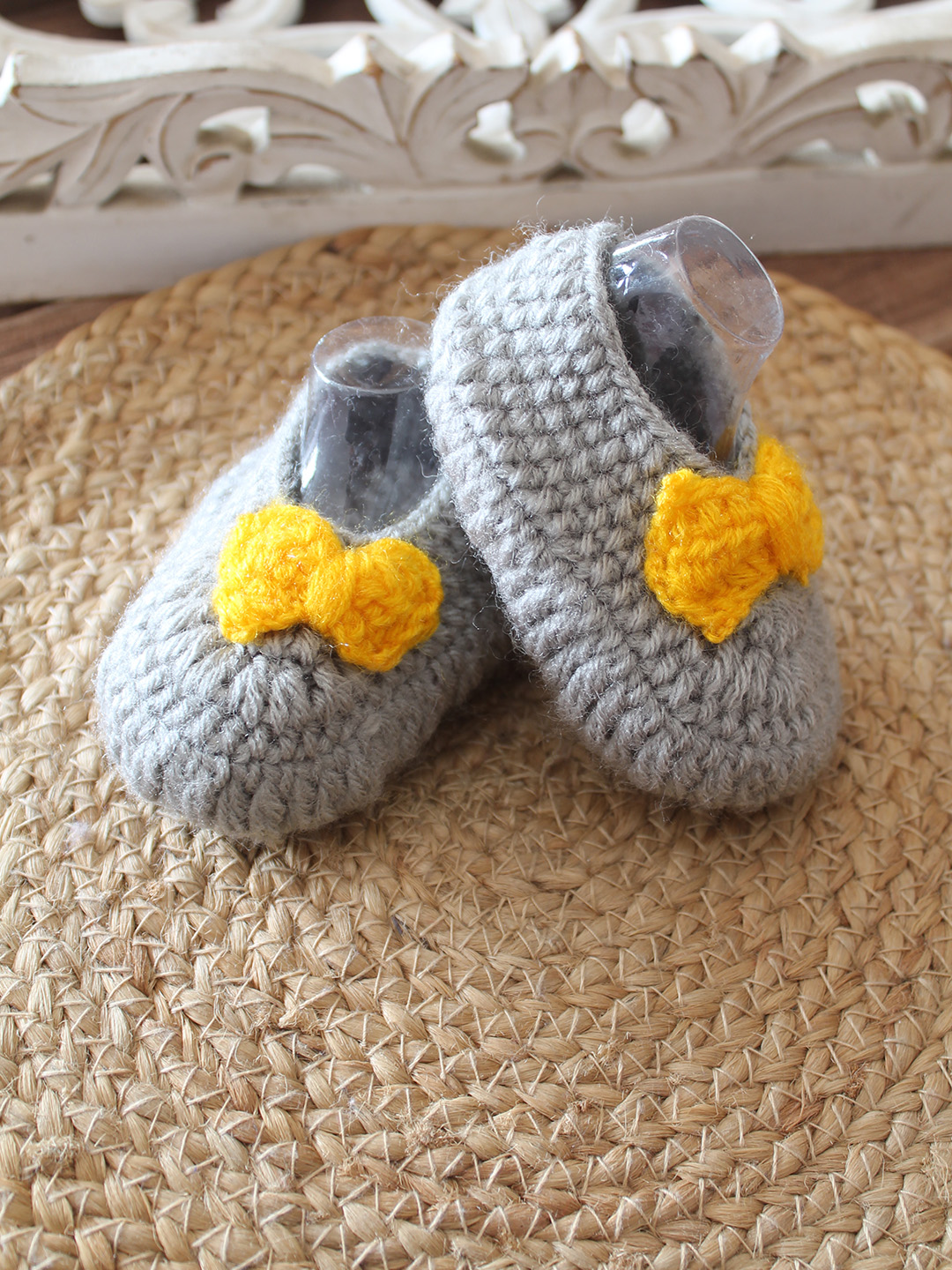 Woonie Crochet Bow Detailed Booties - Light Grey