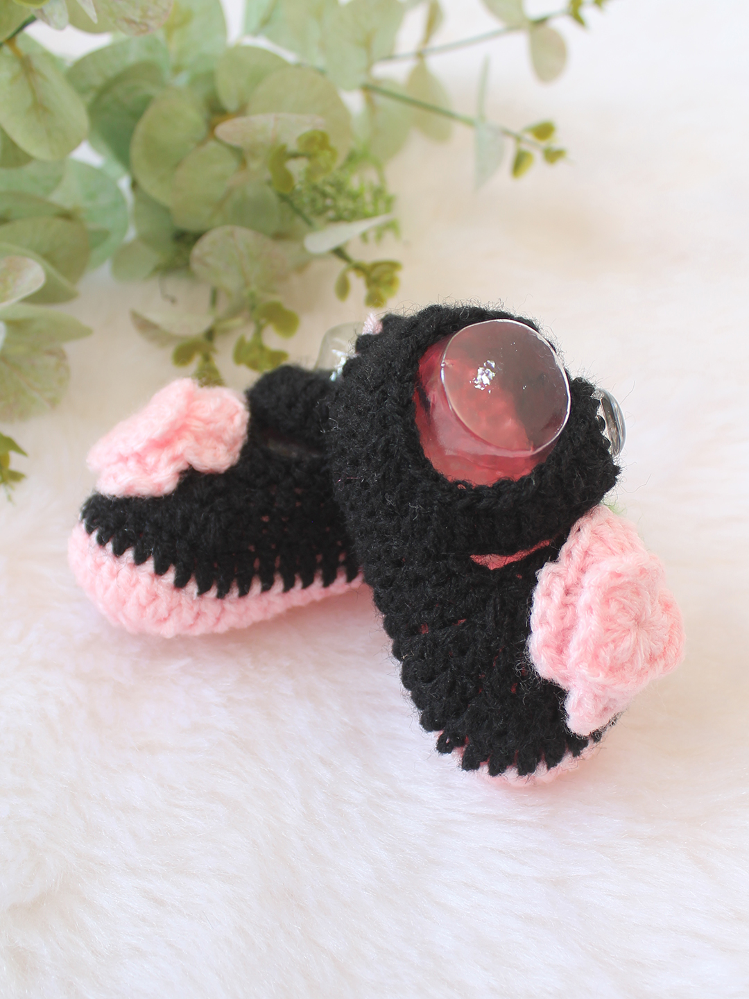 Woonie Crochet Floral Applique Booties - Black