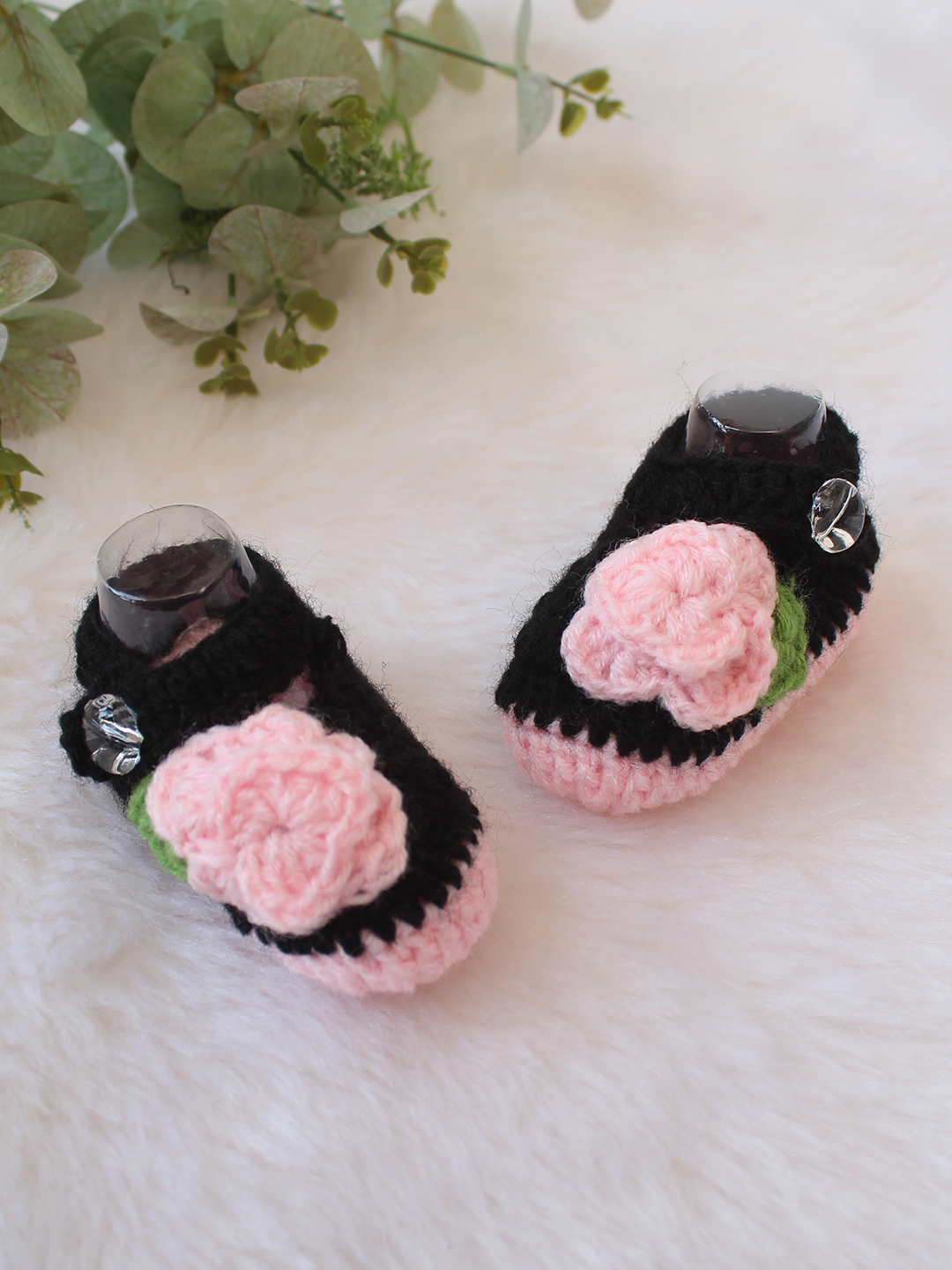 Woonie Crochet Floral Applique Booties - Black