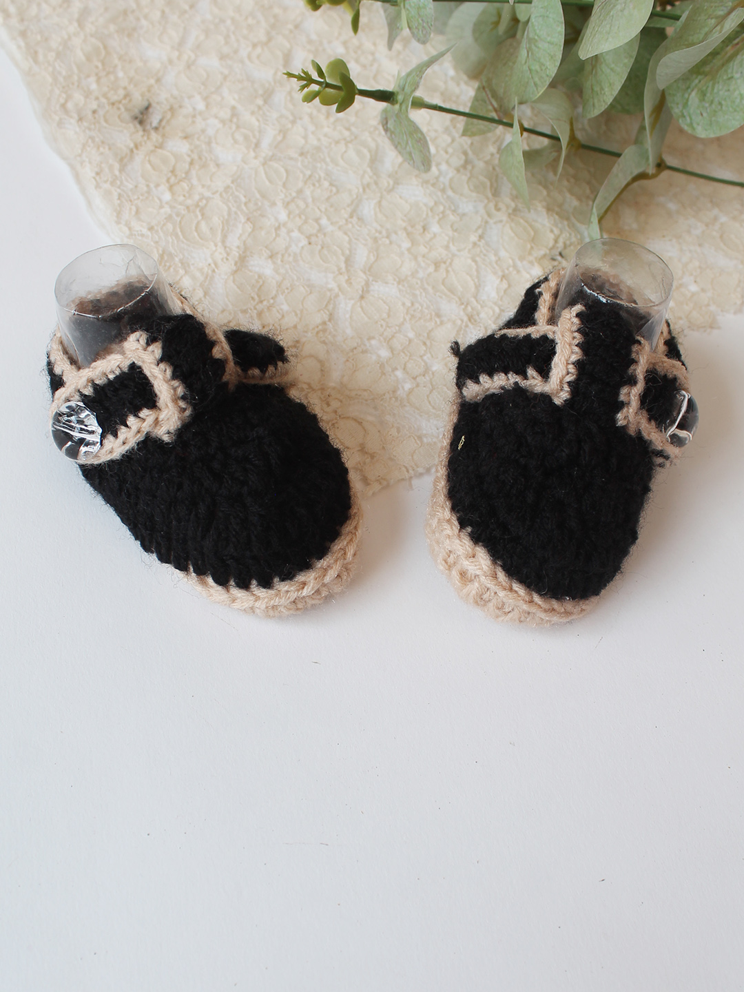 Woonie Crochet Self Design Booties - Black