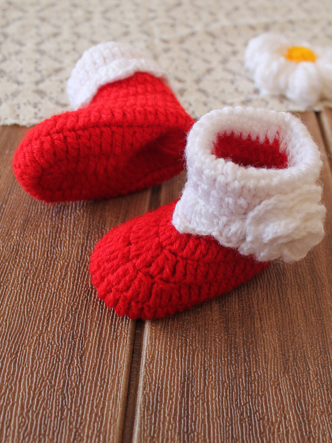 Woonie Crochet Floral Applique Booties - Red