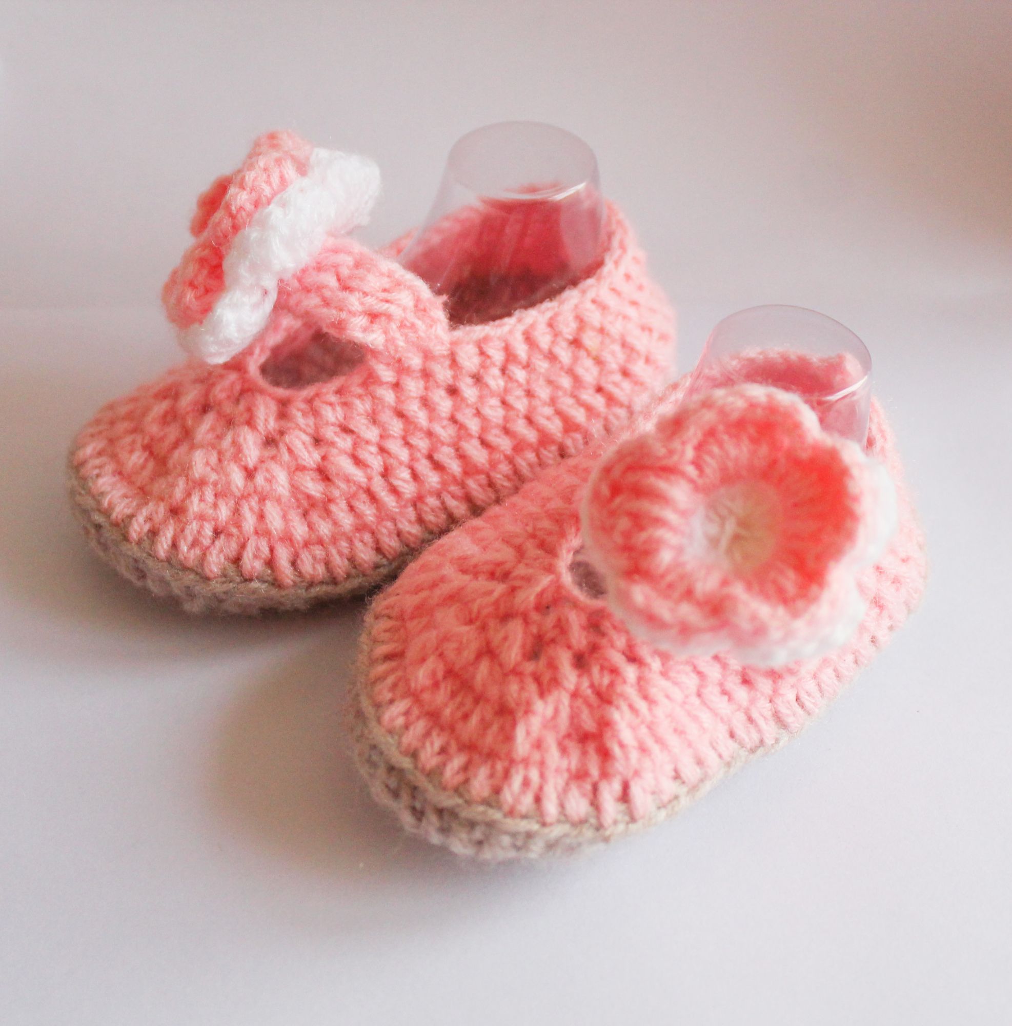 Woonie Pink Flower Applique Handmade Woolen Booties for Kids