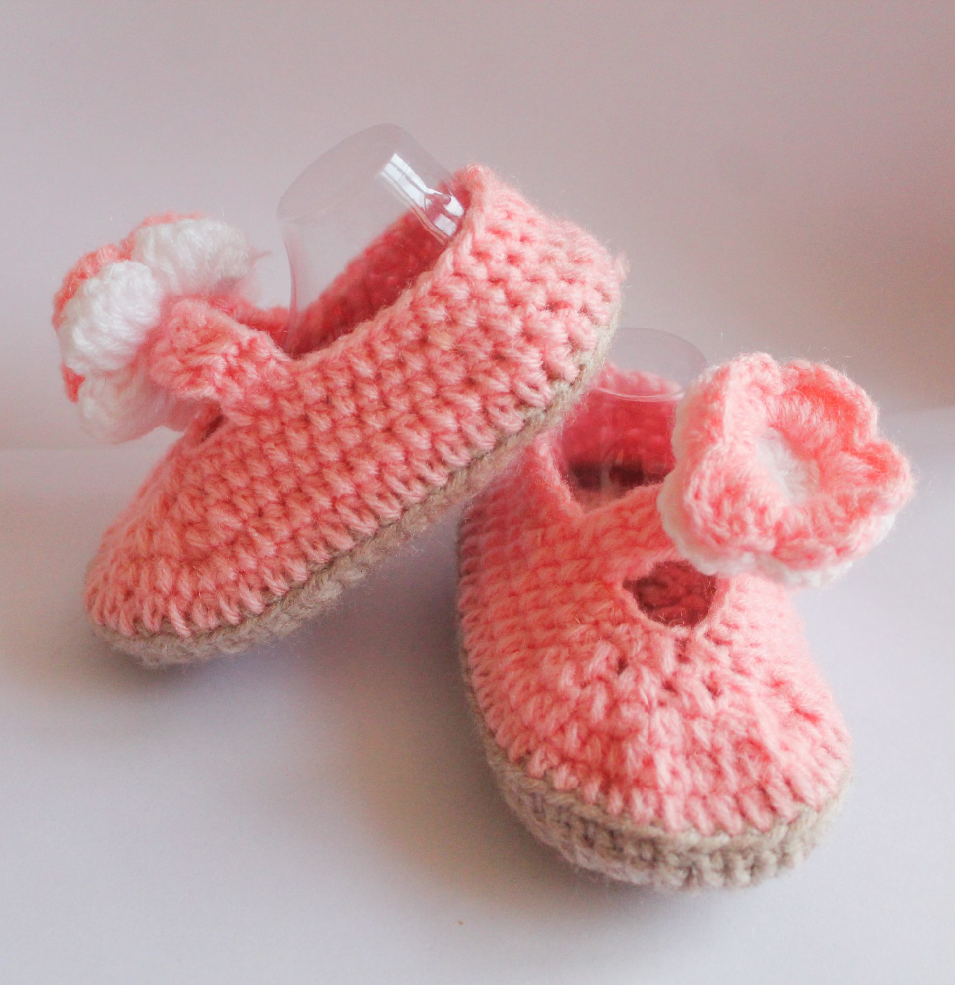 Woonie Pink Flower Applique Handmade Woolen Booties for Kids