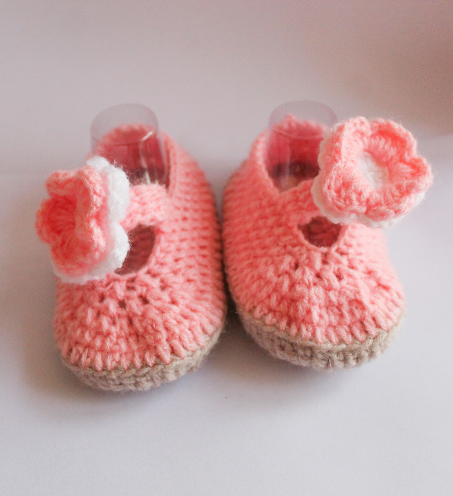 Woonie Pink Flower Applique Handmade Woolen Booties for Kids