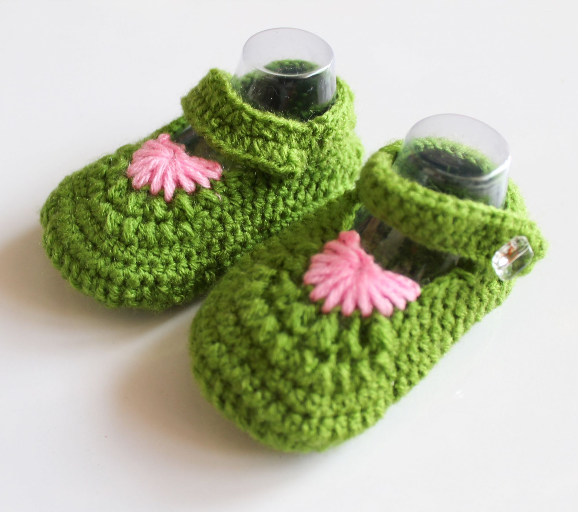 Woonie Green Handmade Woolen Booties for Kids