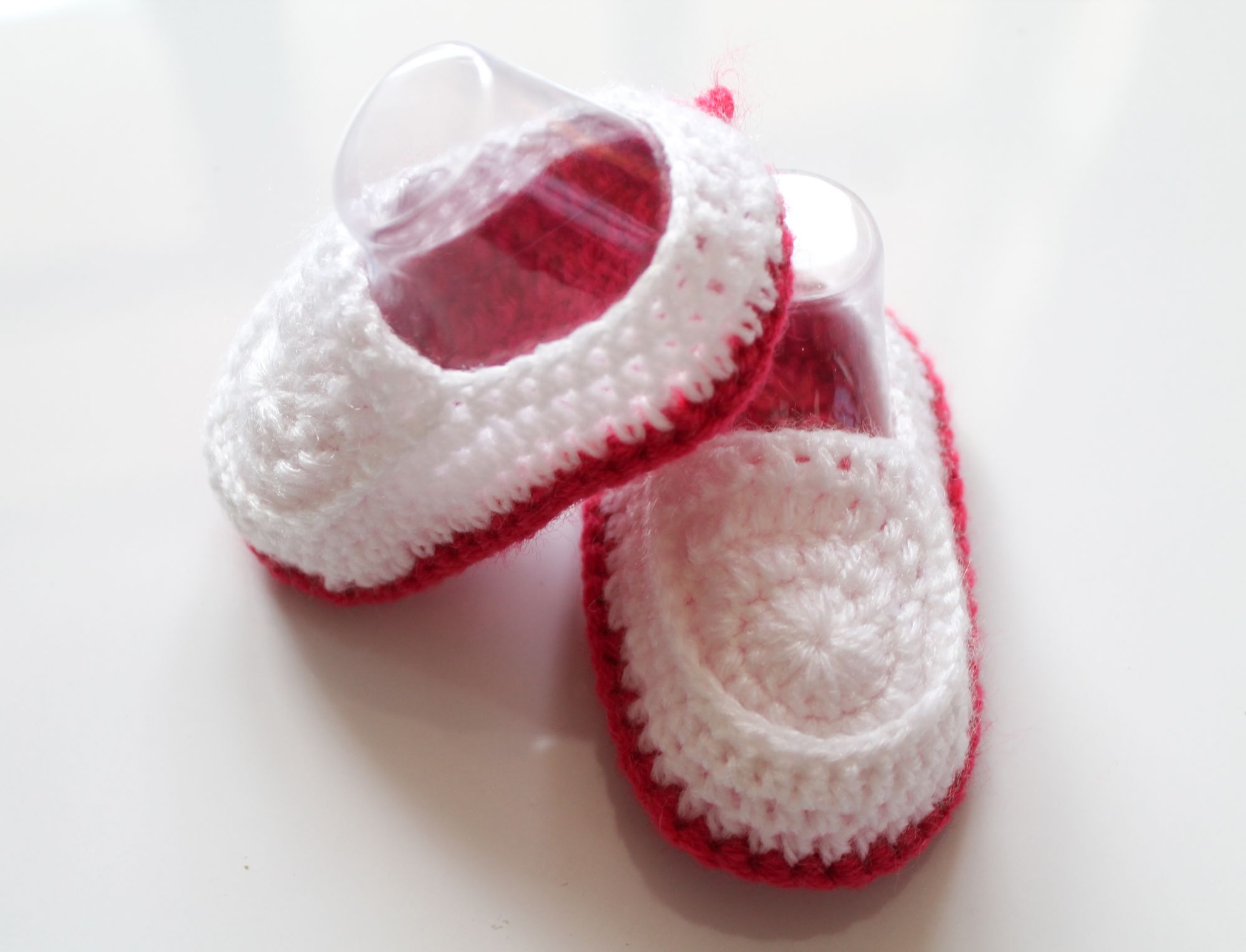 Woonie Handmade White and Pink Loafers