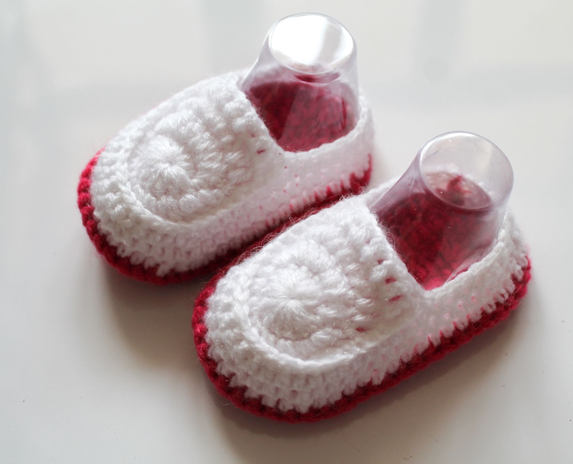 Woonie Handmade White and Pink Loafers