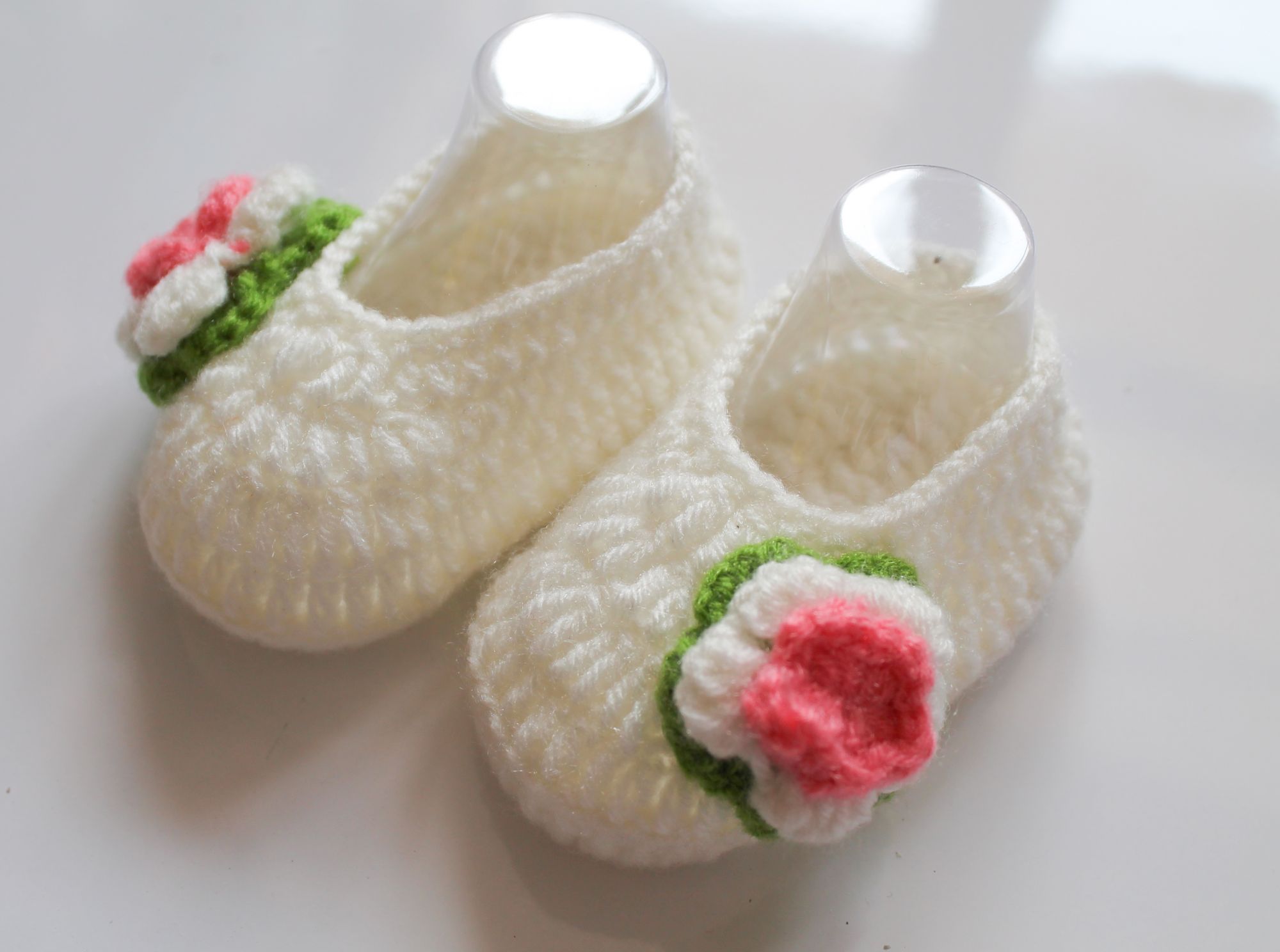Woonie Handmade Cream Floral Booties