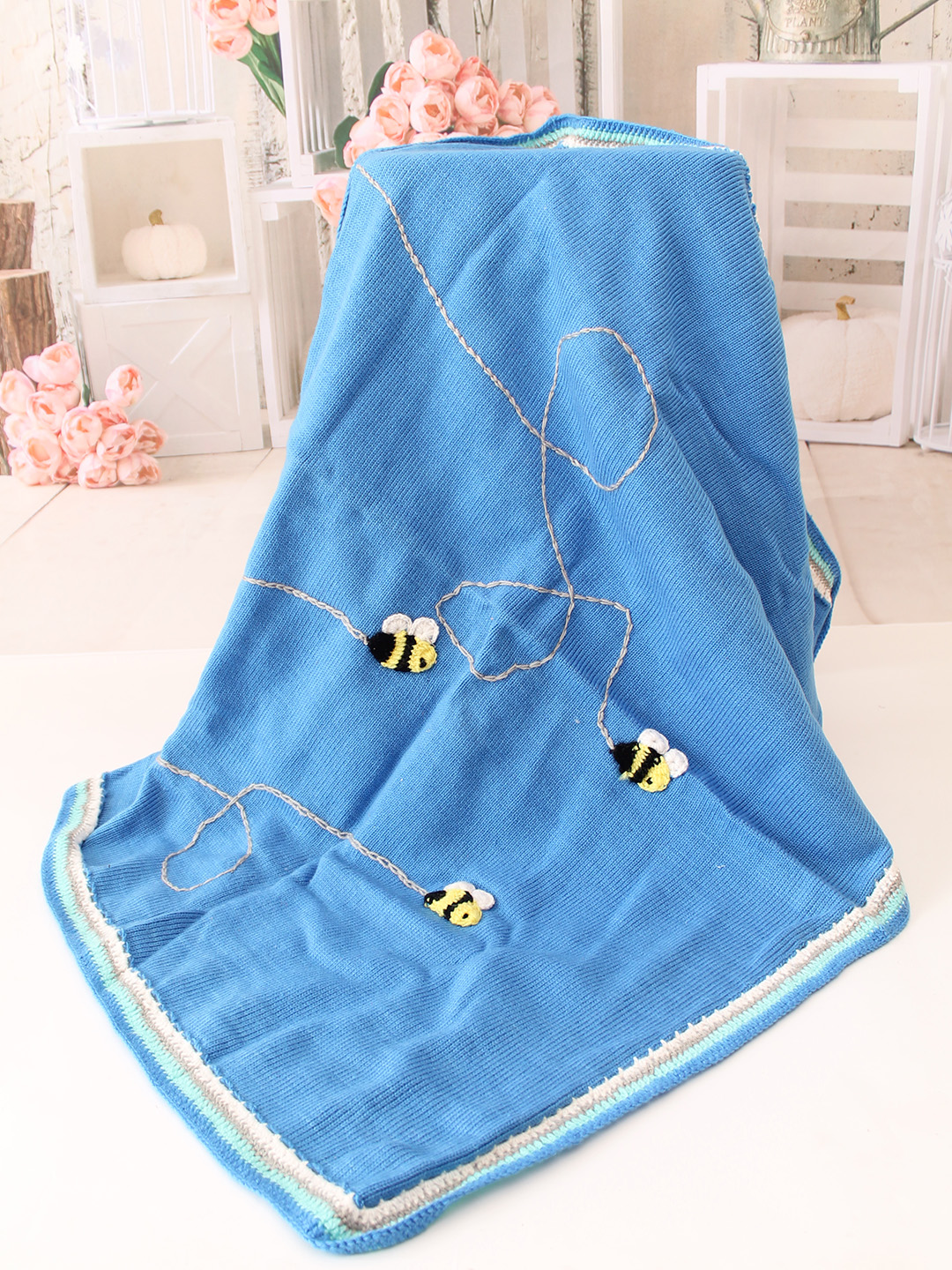 Woonie Bees Design Blanket - Blue