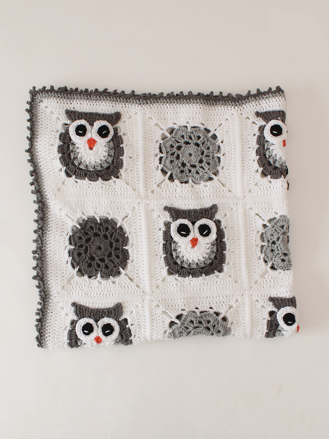 Woonie Handmade Owl Crib Blanket - Grey