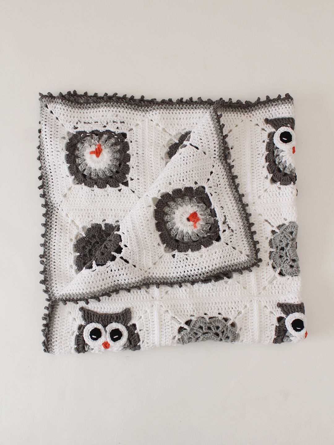 Woonie Handmade Owl Crib Blanket - Grey