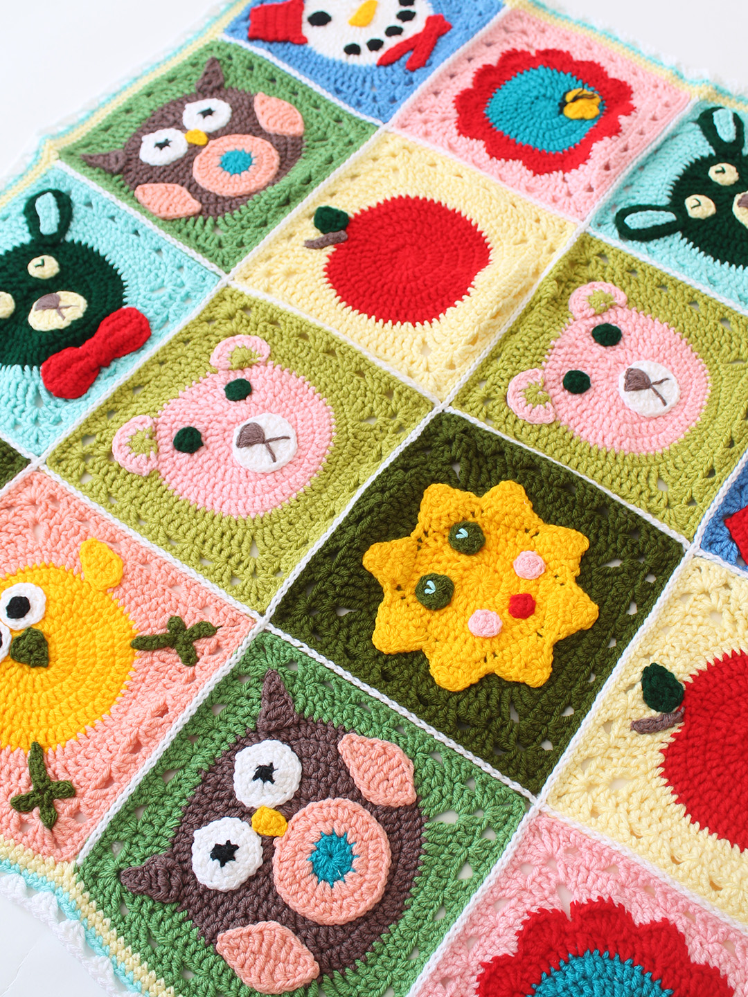 Crochet Handmade Woolen Animal Design Blanket 40*40 inch with Sherpa Lining