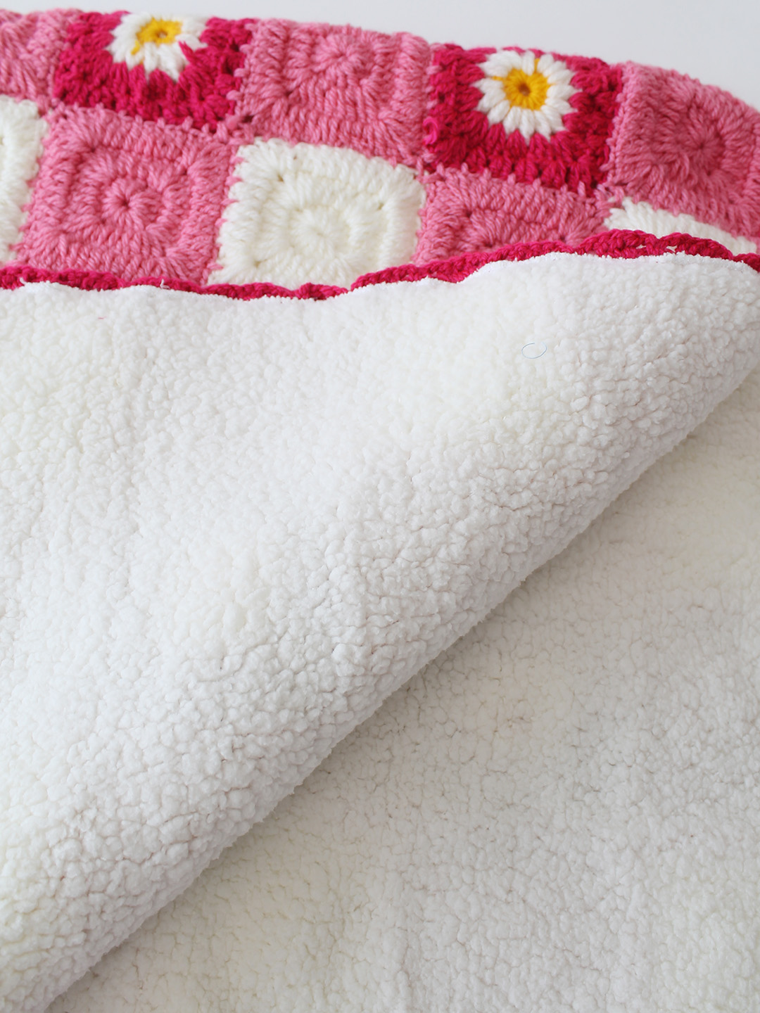 Crochet Handmade Woolen Pink Daisy Blanket 40*40 inch with Sherpa Lining