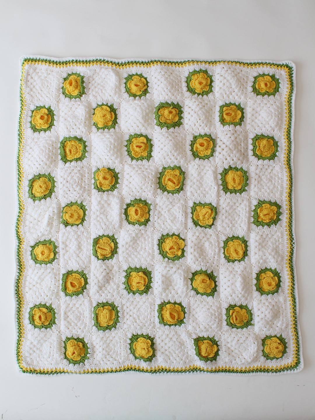 Woonie Handmade 3D Floral 40*40 inch Blanket with Sherpa Lining