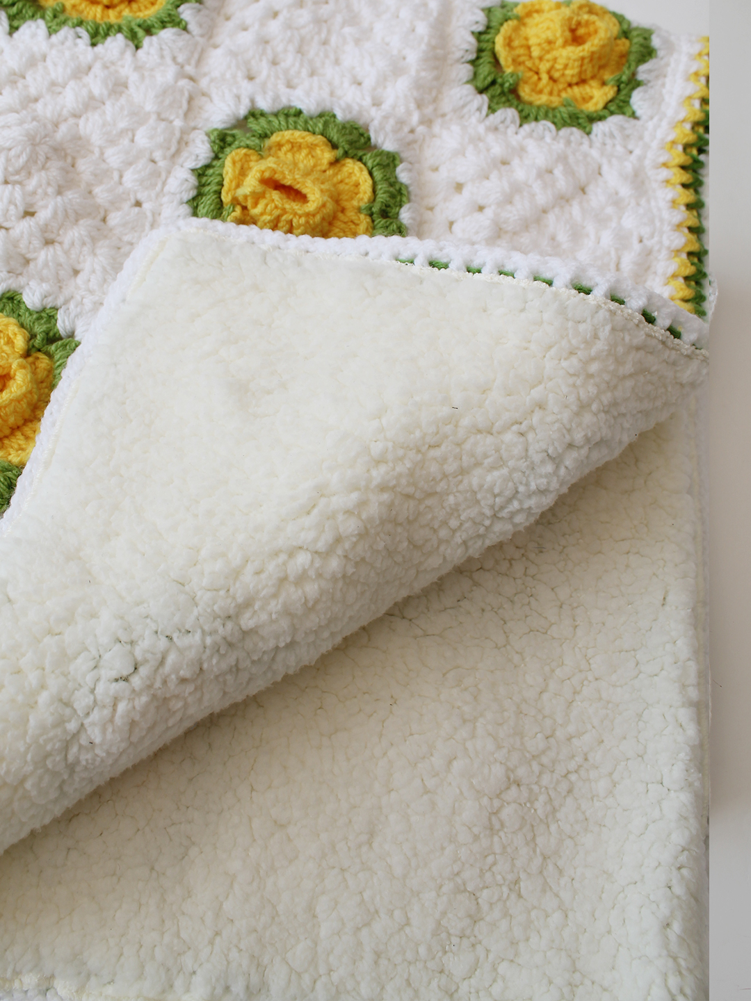 Woonie Handmade 3D Floral 40*40 inch Blanket with Sherpa Lining