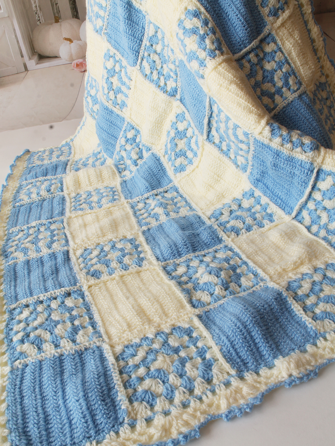 Woonie Handmade Granny Sqaure 40*40 inch with Lining Blanket - Blue