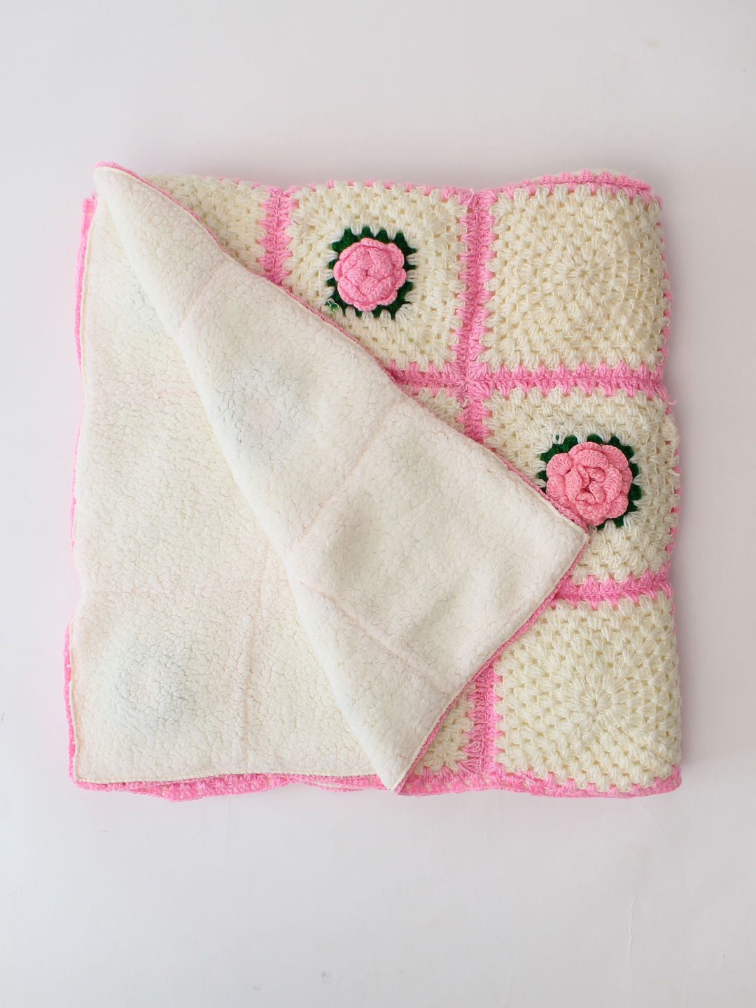 Woonie Handmade Rose Detailed Blanket with Sherpa Lining - Cream