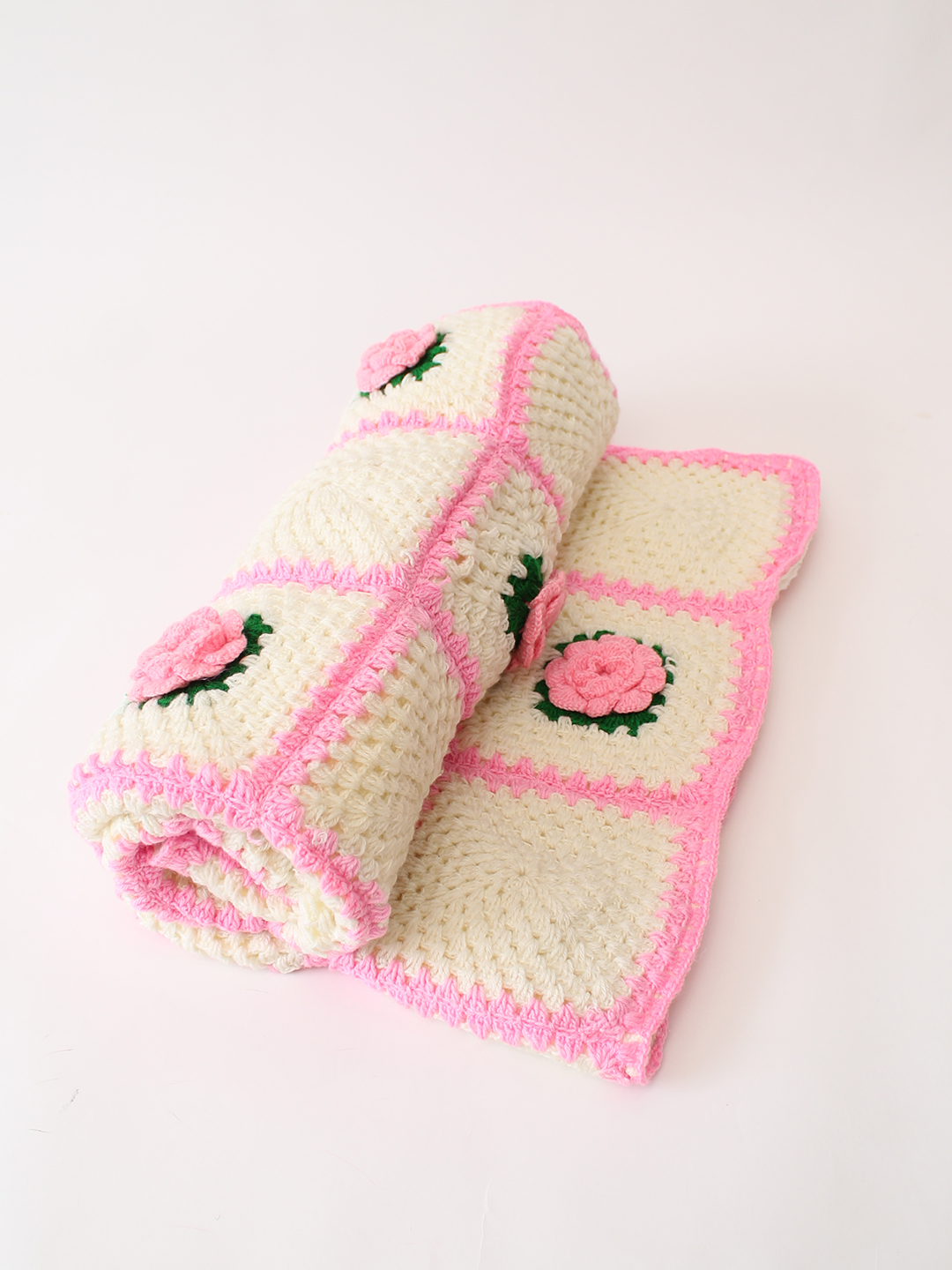 Woonie Handmade Rose Detailed Blanket with Sherpa Lining - Cream