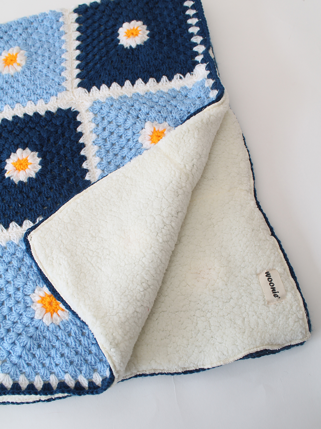 Woonie Handmade Floral Detailed Blanket with Sherpa Lining - Blue