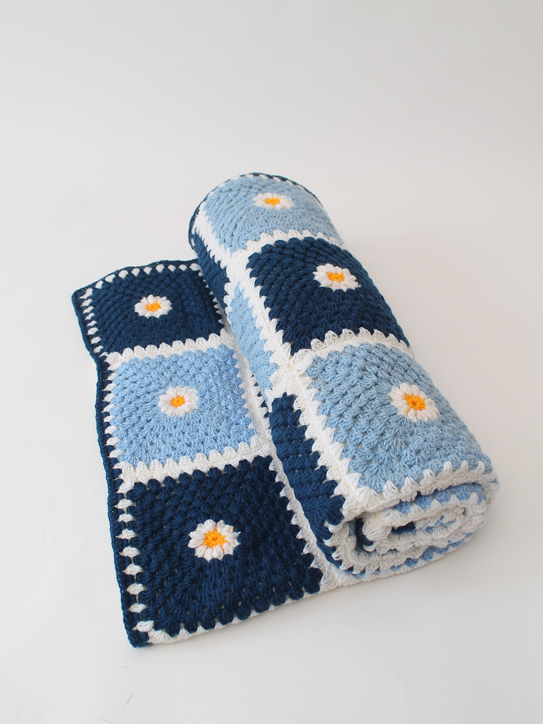 Woonie Handmade Floral Detailed Blanket with Sherpa Lining - Blue