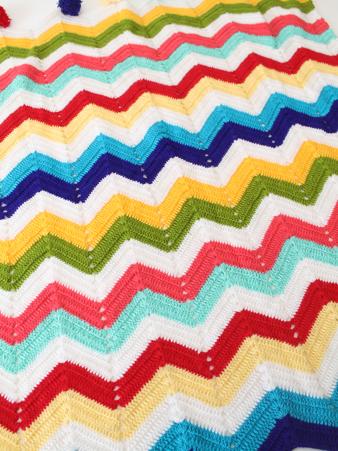 Woonie Handmade Chevron Patterned Blanket - Multi Color