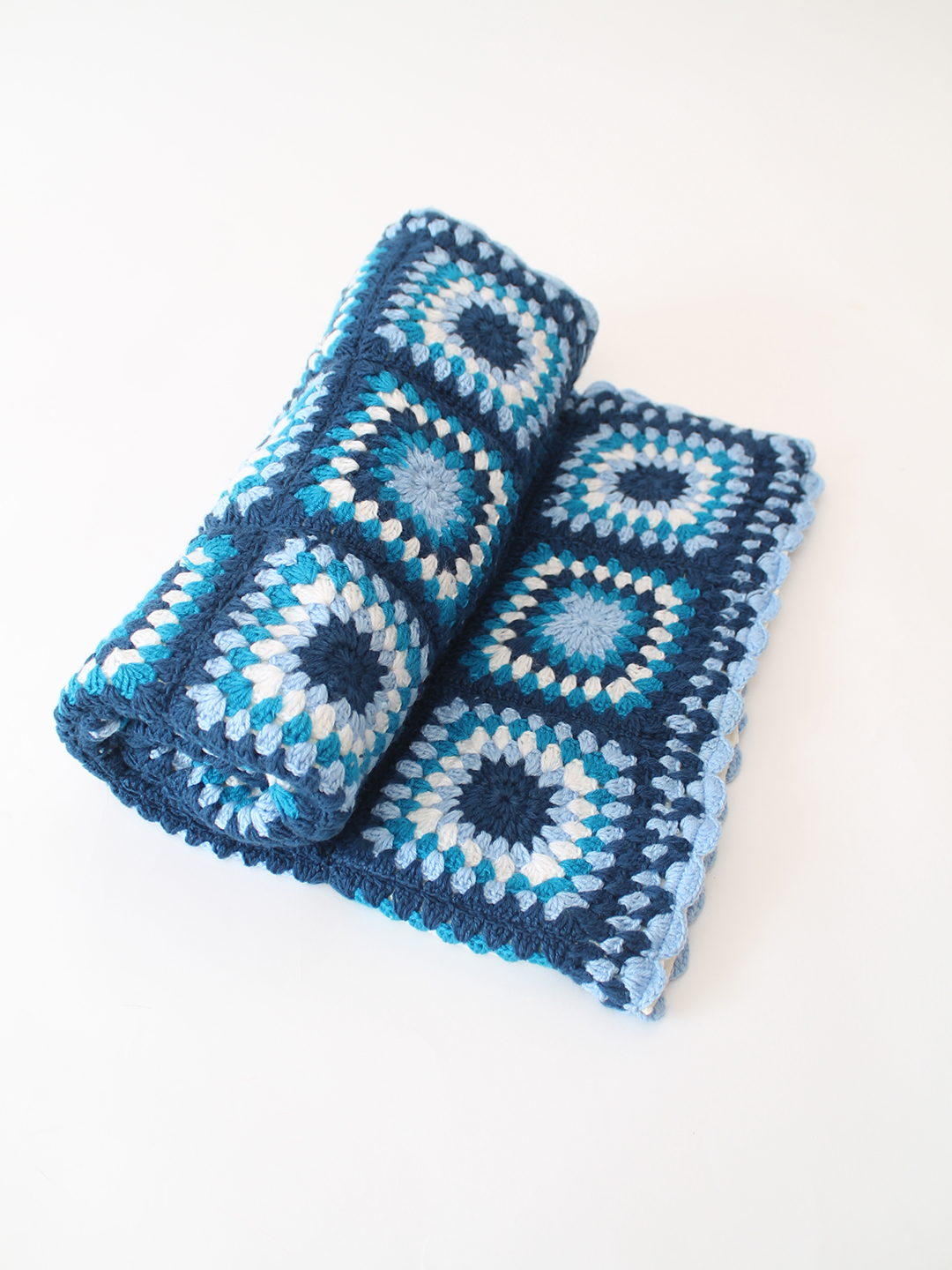 Woonie Handmade Granny Sqaure Blanket with Sherpa Lining - Blue