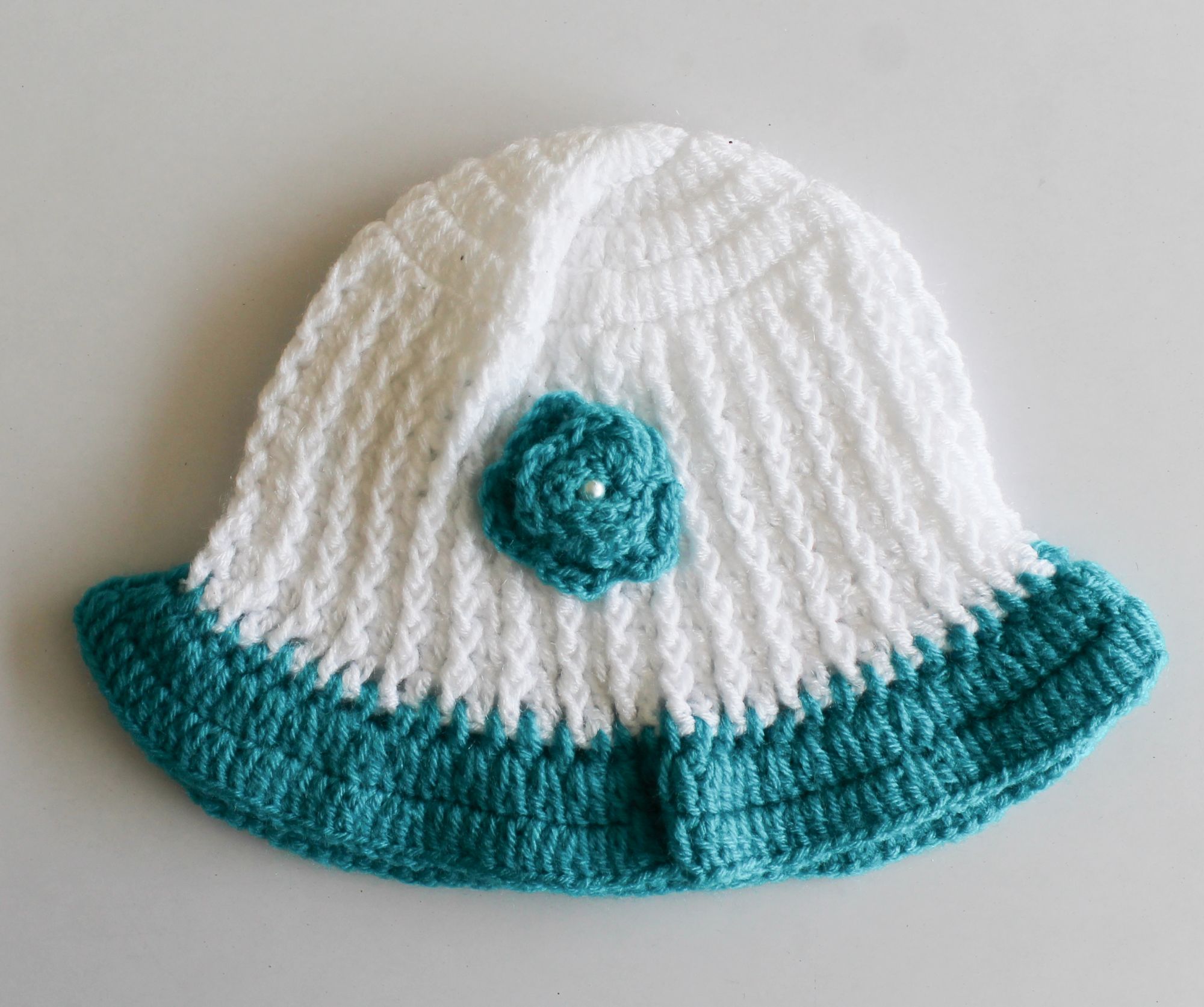 Woonie Handmade Flower Design Cap-White