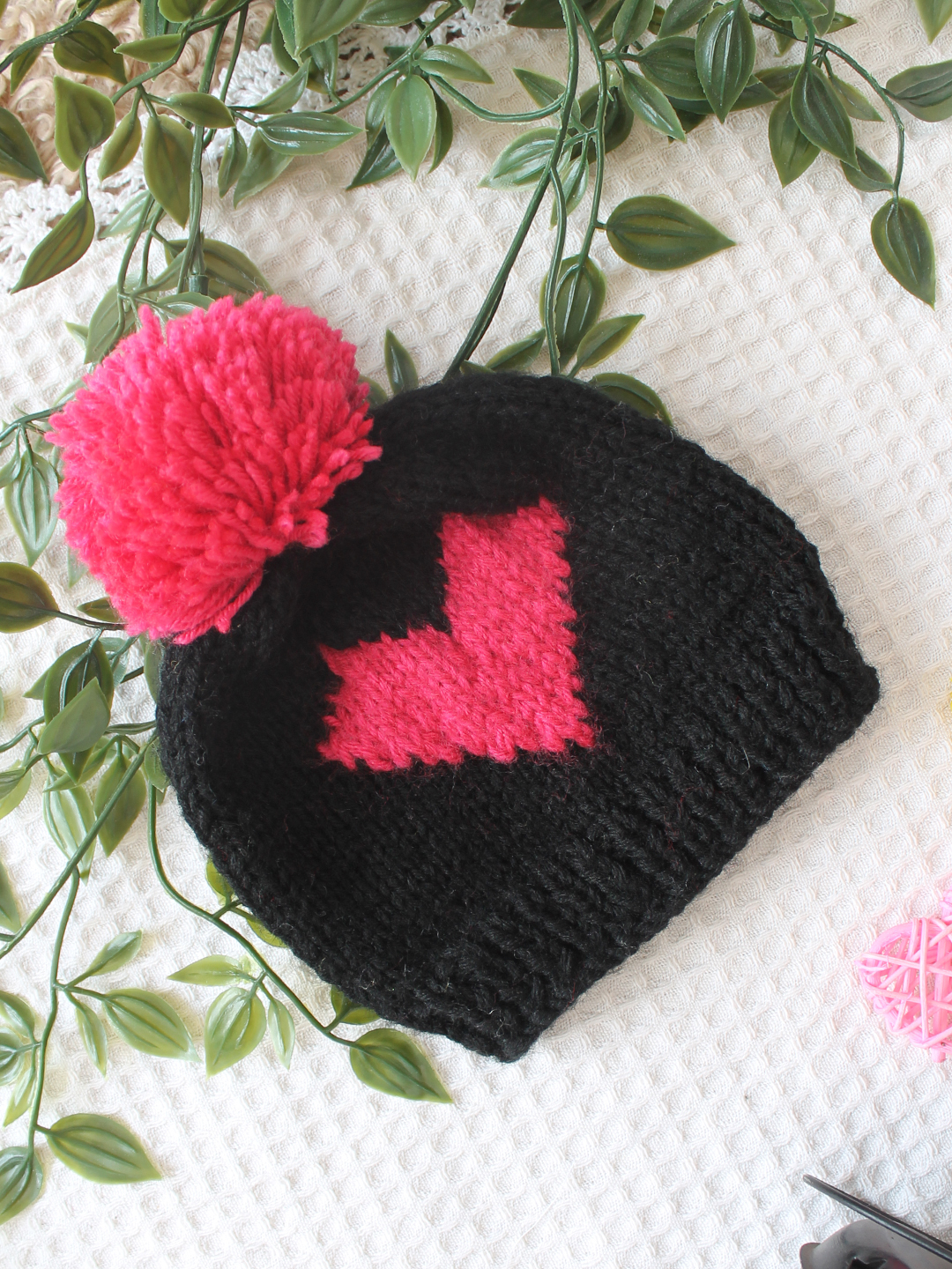 Woonie Handmade Heart Cap - Black