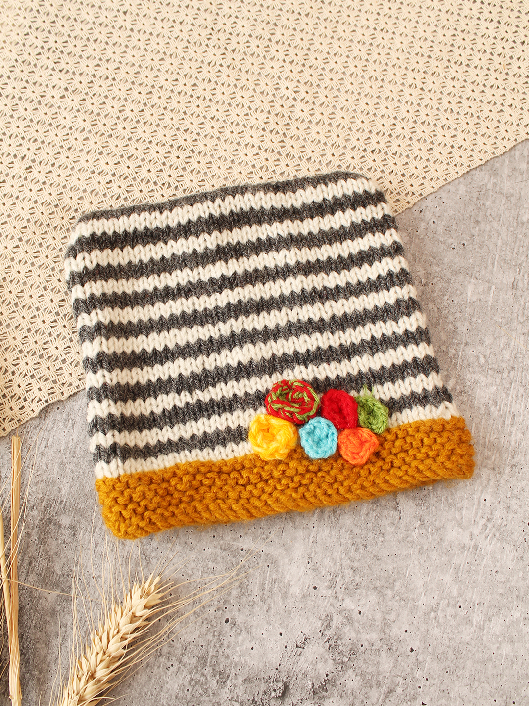 Woonie Handknitted Floral Square Cap - Black
