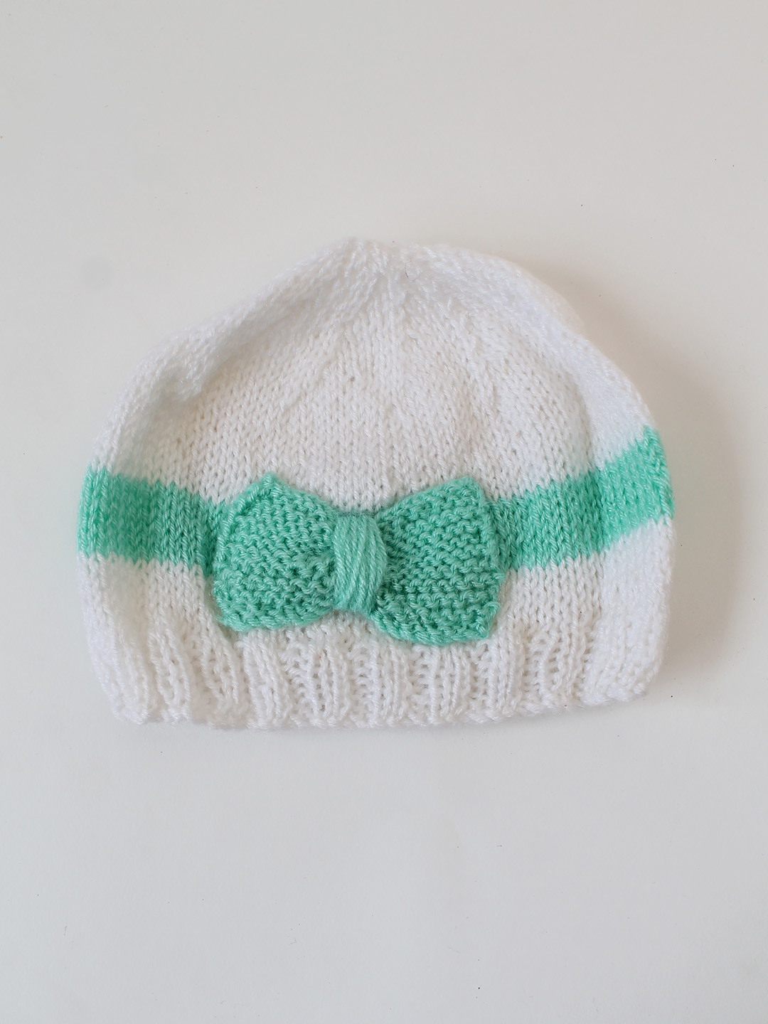 Handknitted Bow Cap - White