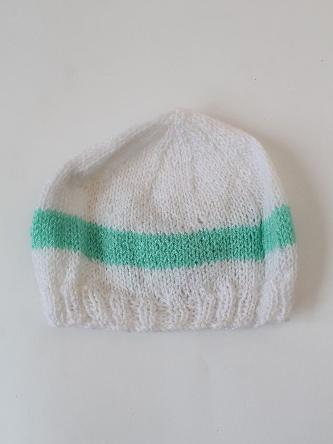 Handknitted Bow Cap - White
