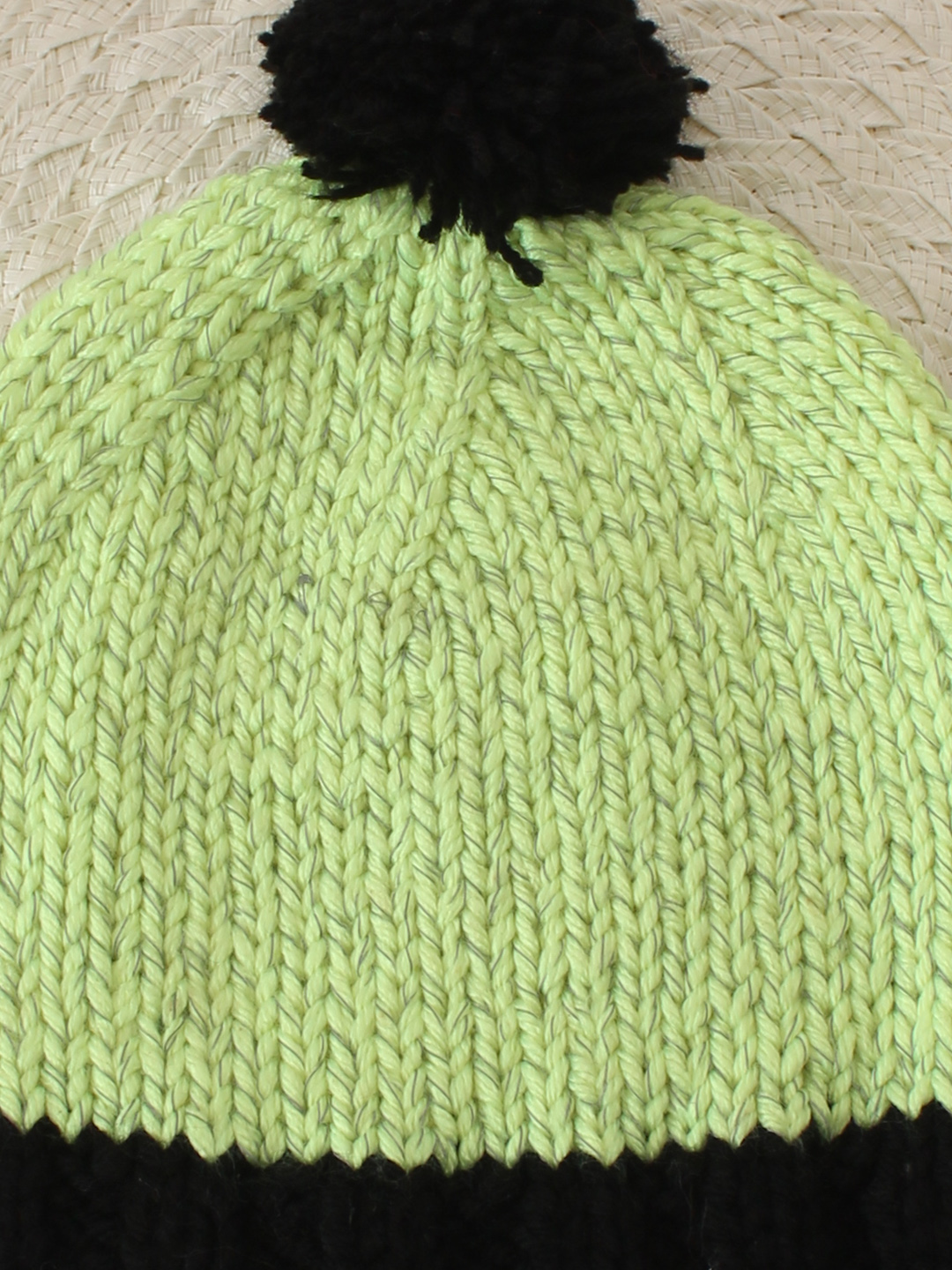 Handknitted Pom Pom Detailed Cap - Green
