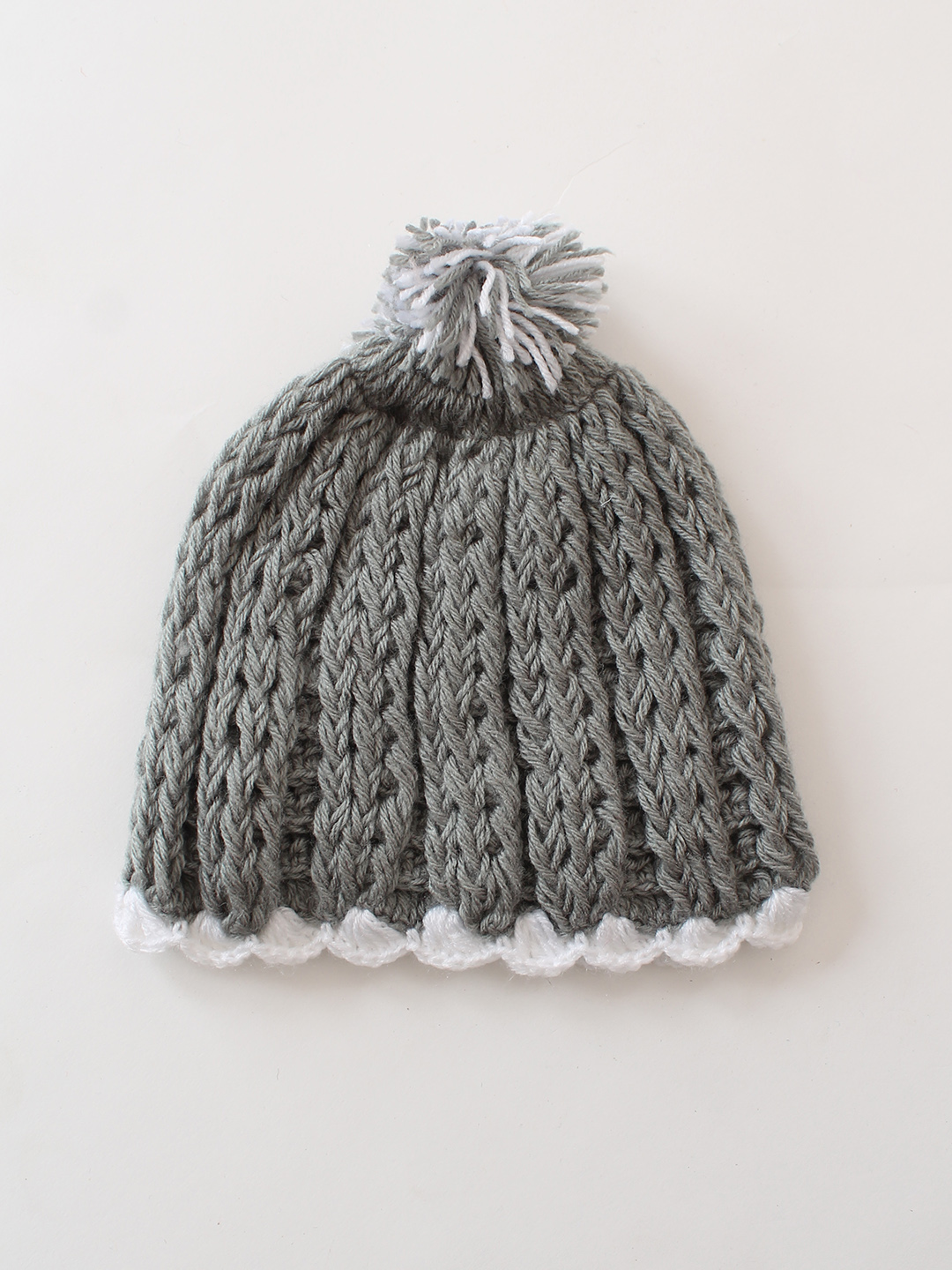 Handknitted Cable Detailed Cap - Grey