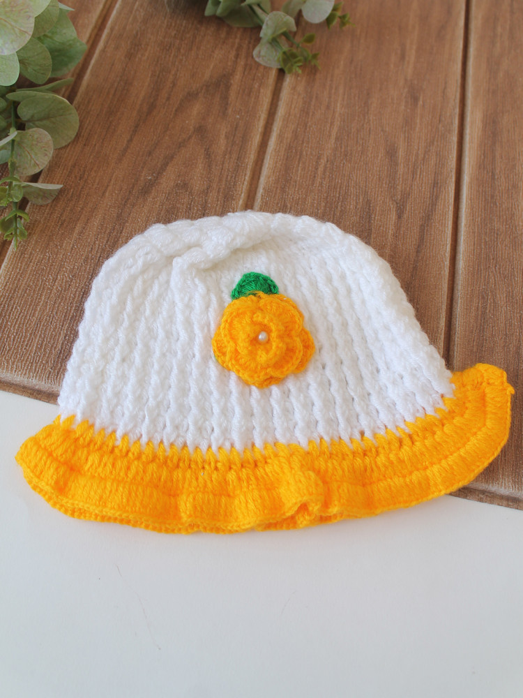 Image of Woonie Crochet Floral Applique Cap - White