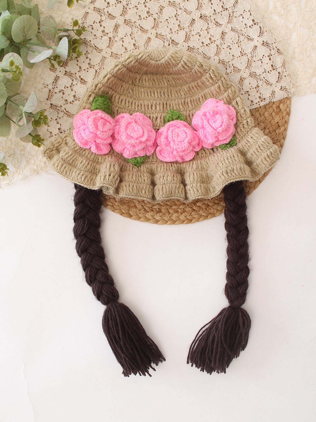 Woonie Crochet Floral Applique Detailed Cap - Beige