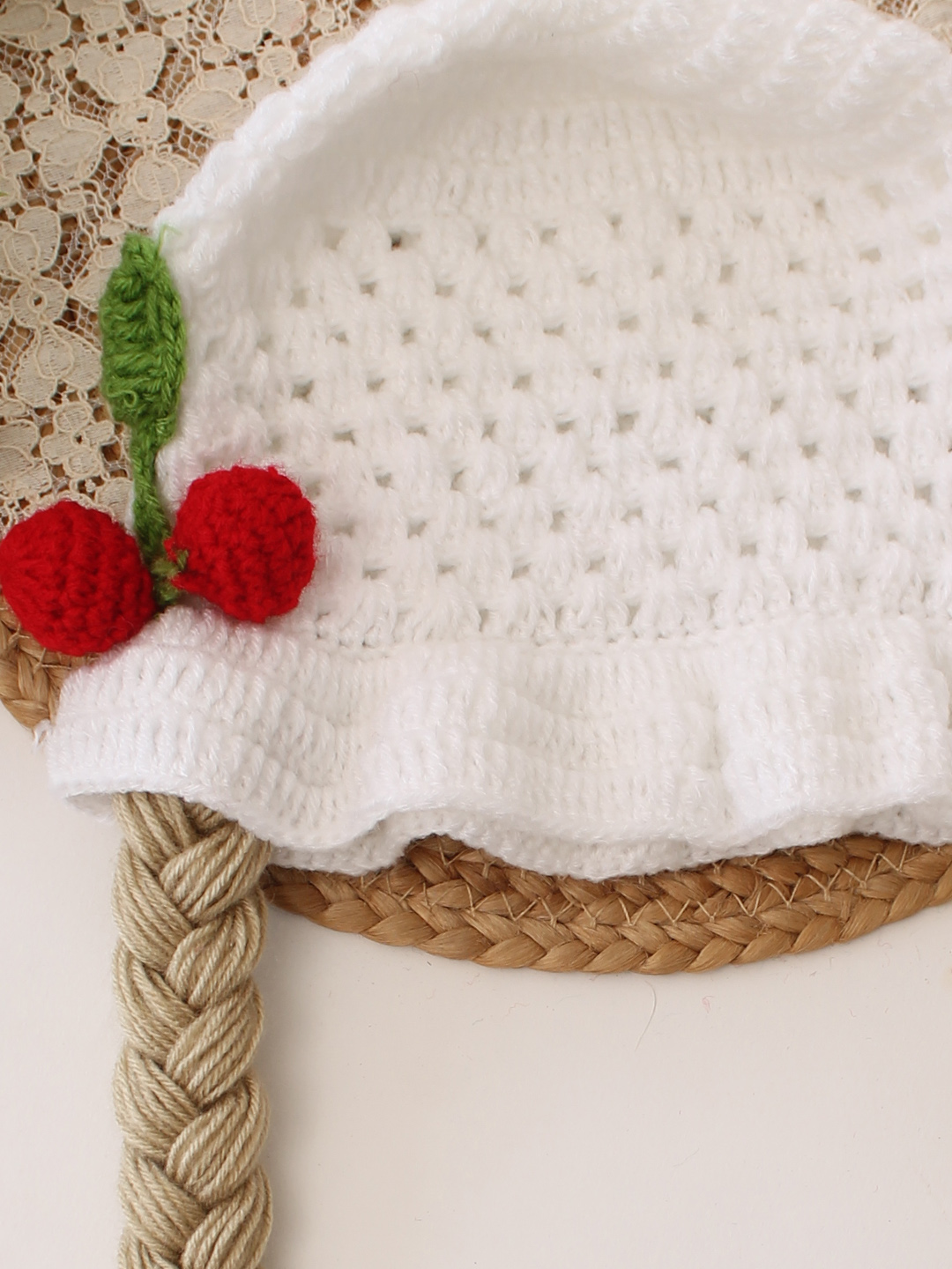 Woonie Crochet Cherry Applique Detailed Cap - White