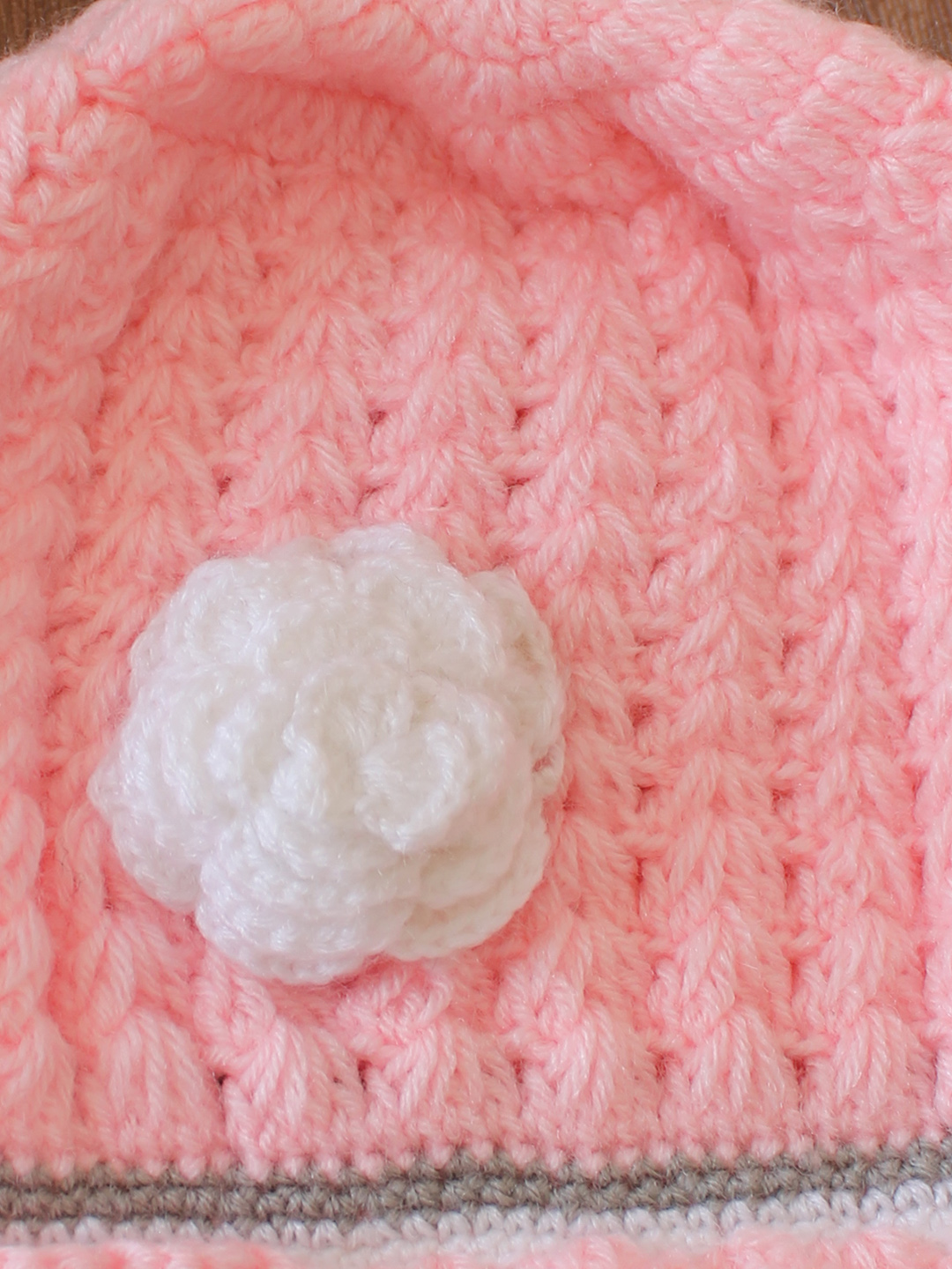 Woonie Crochet Floral Applique Detailed Cap - Pink