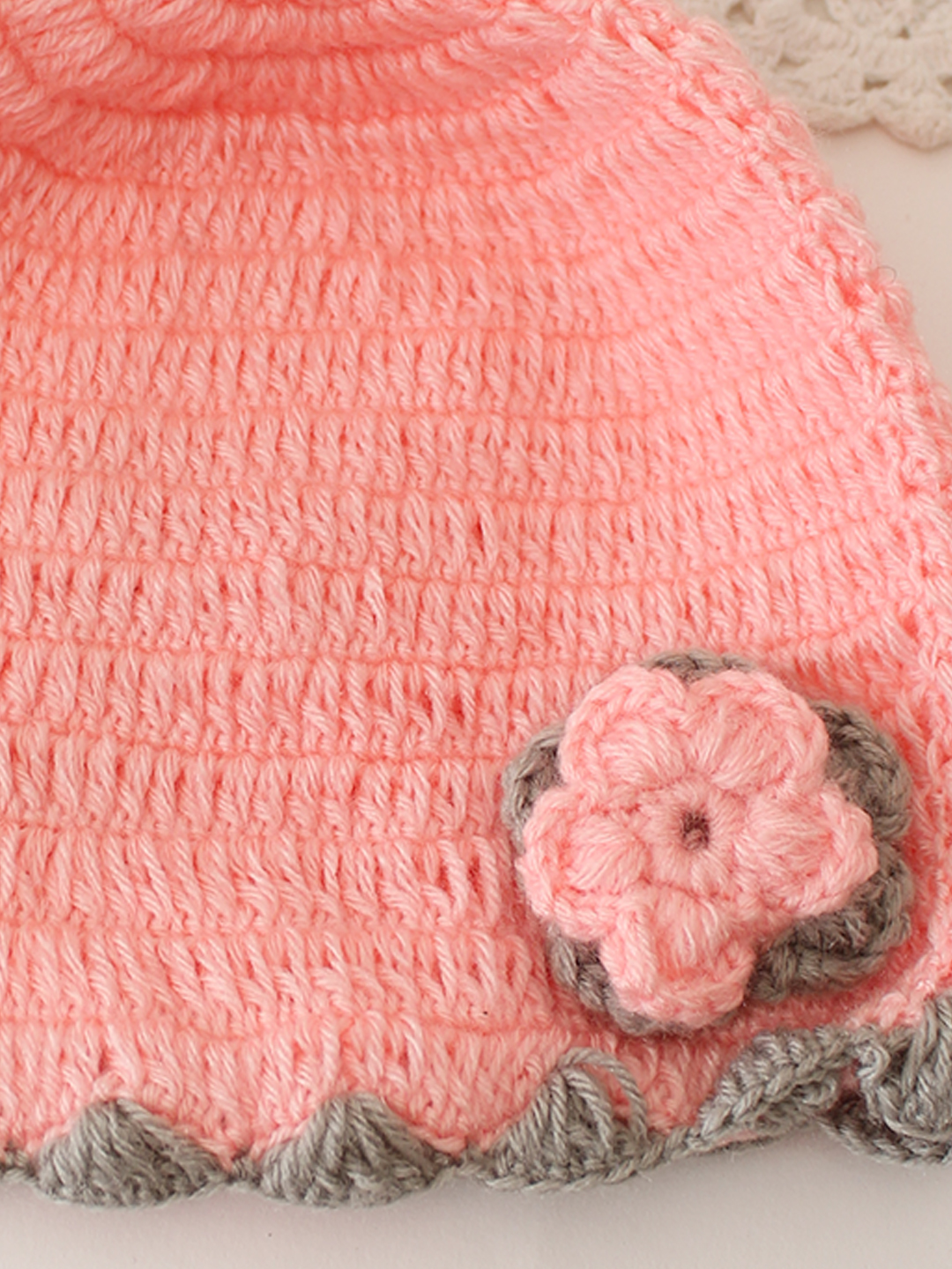 Woonie Crochet Floral Applique Detailed Cap - Peach