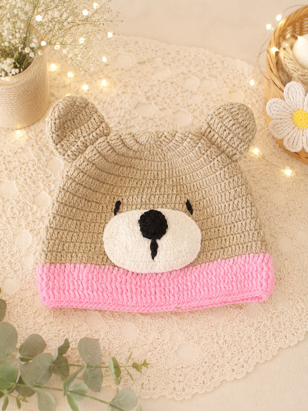 Woonie Crochet Bear Face Detailed Cap - Beige