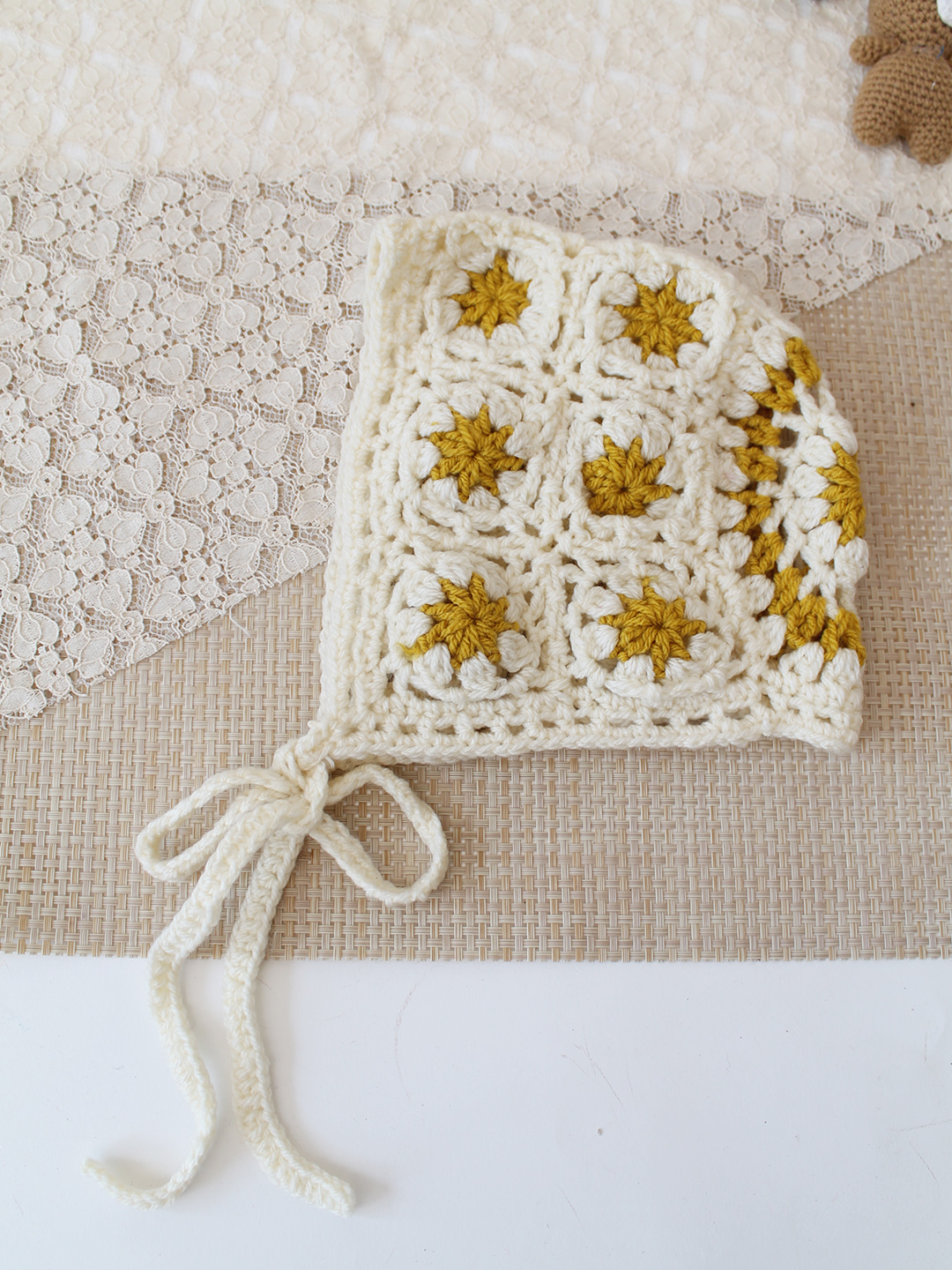 Woonie Crochet Granny Square Detailed Cap - Cream